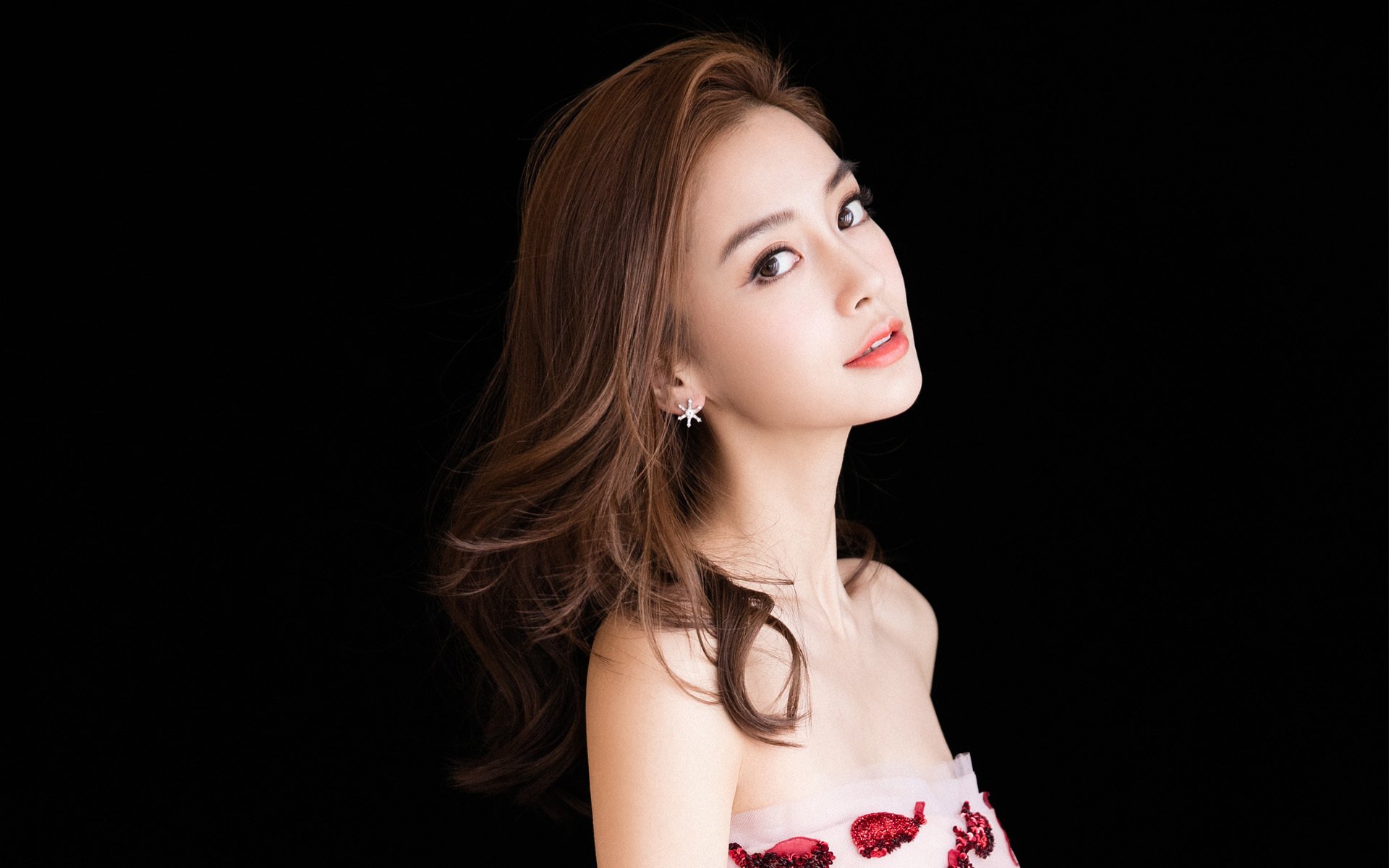 fb体育在线官网-意大利主力门将唐纳鲁马王牌表现引关注，搞僵了!各队压价没人愿意高薪签唐纳鲁马