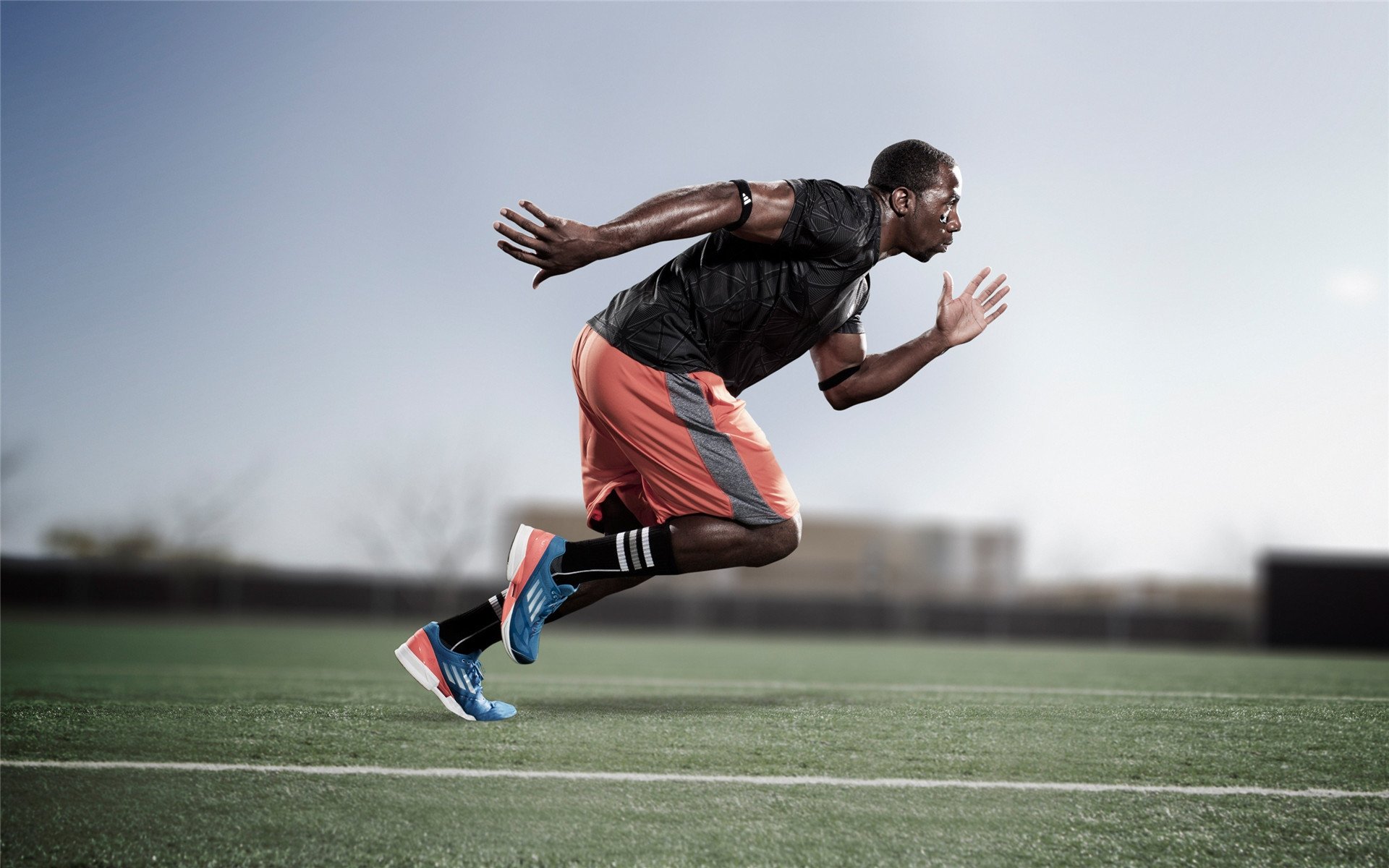 莱万联赛第200球，德甲史上首屈一指的射手，莱万拿过几次德甲金靴